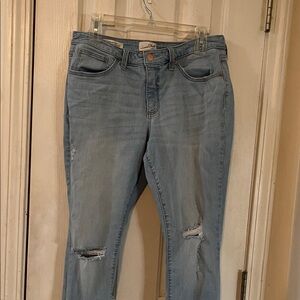 Universal Thread Light Blue Cropped Jeans with Distressed Details